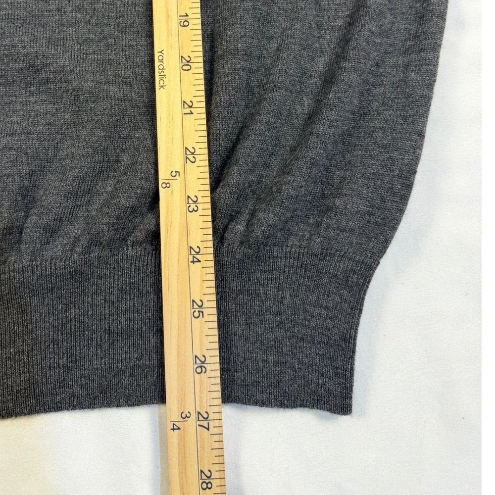 Peter Millar Mens Charcoal Gray 100% Merino Wool‎ V-Neck Sweater Size L Logo